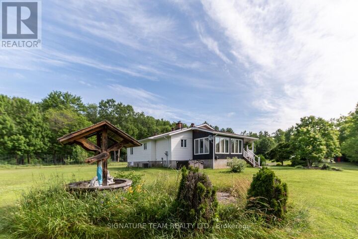 Property Photo: 4819 Round Lake Road ON K0J 2A0