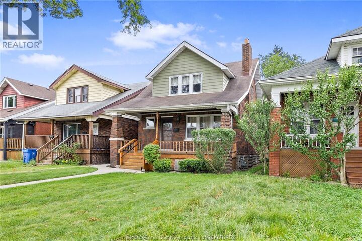 Property Photo:  947 Bruce Avenue  ON N9A 4X8 