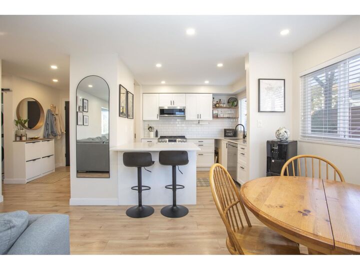Property Photo:  1381 Martin Street 202  BC V4B 3W6 