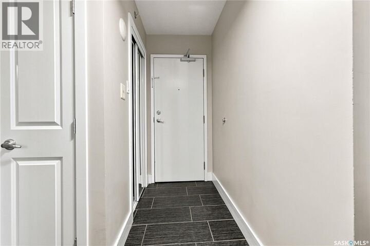 Property Photo:  205 320 5th Avenue N  SK S7K 2P5 