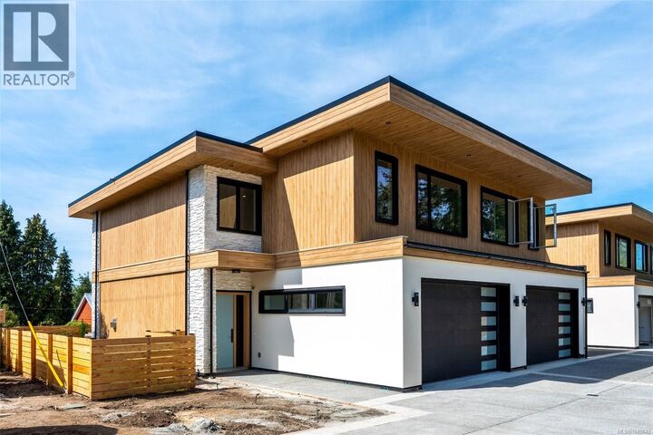 Property Photo: 3022 Cadboro Bay Road 1 BC V8R 5J9