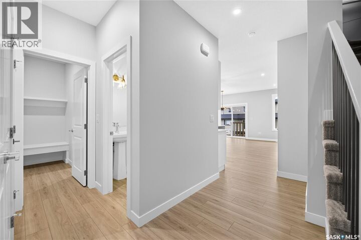 Property Photo:  426 Cockcroft Place  SK S7V 1Y9 