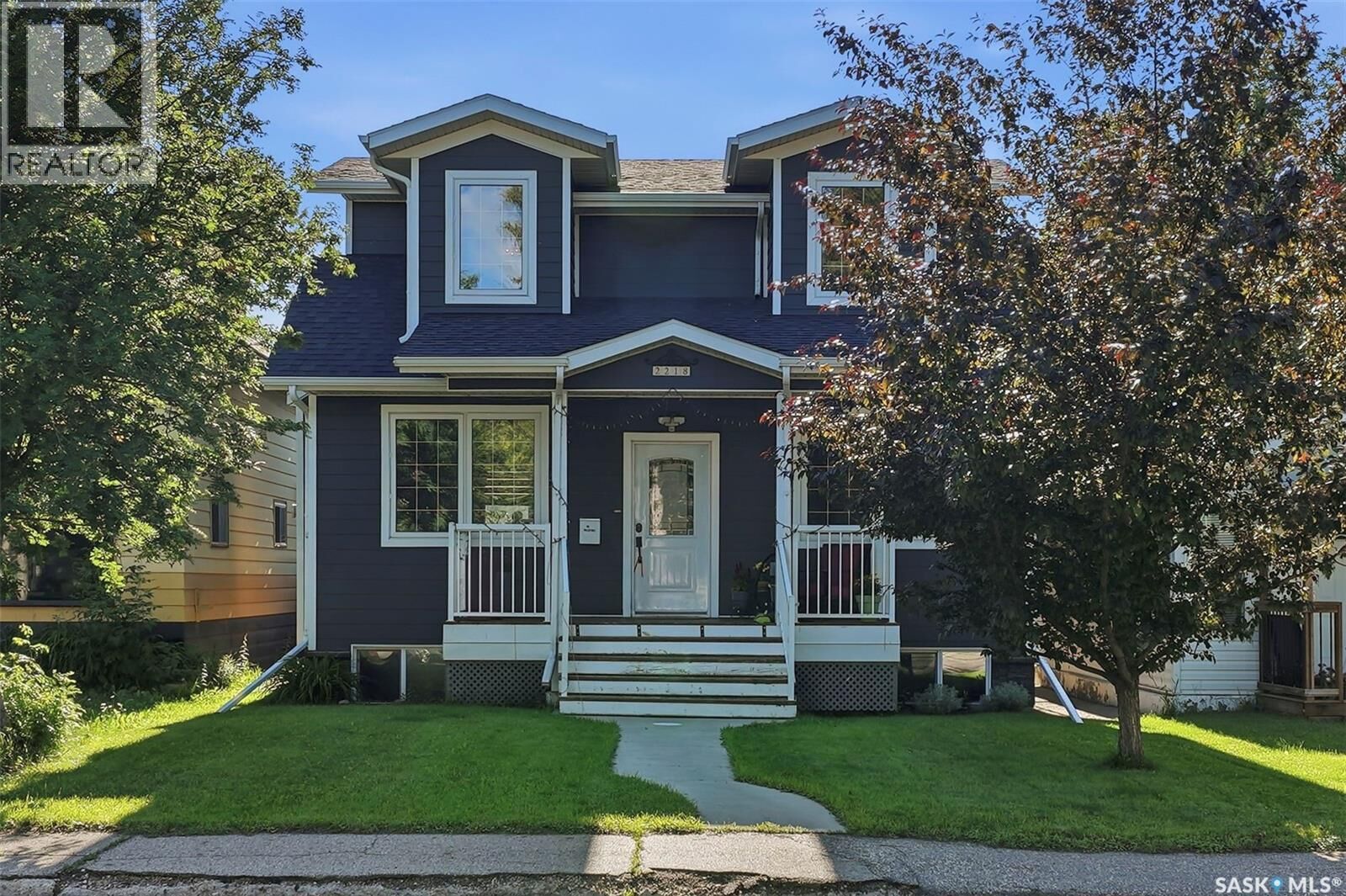Property Photo:  2218 St Andrews Avenue  SK S7M 0M3 