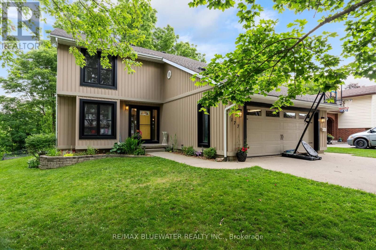 Property Photo: 177 Toronto Street ON N0K 1N0