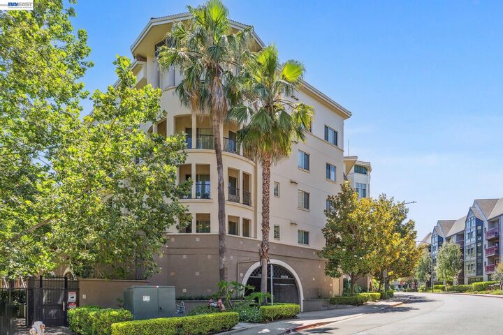 Property Photo: 1315 Alma Ave 211 CA 94596