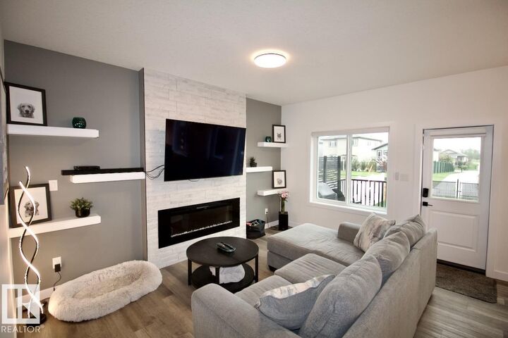 Property Photo:  103 Elm Street  AB T8L 0X8 