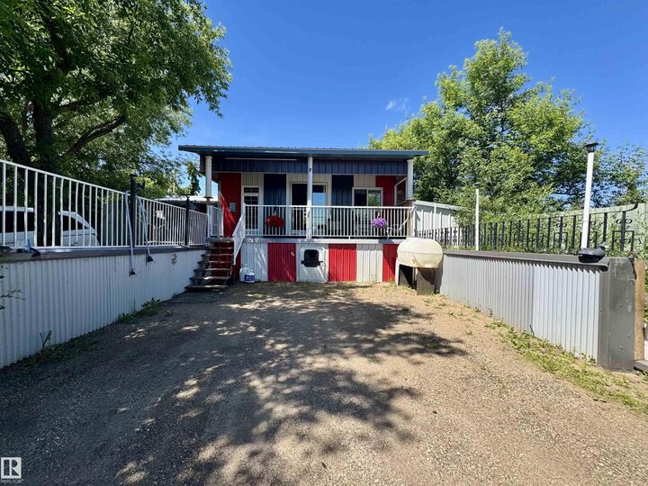 Property Photo:  5026 50 Street  AB T0B 3T0 