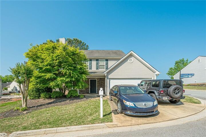 Property Photo: 316 Greystone Circle GA 30141
