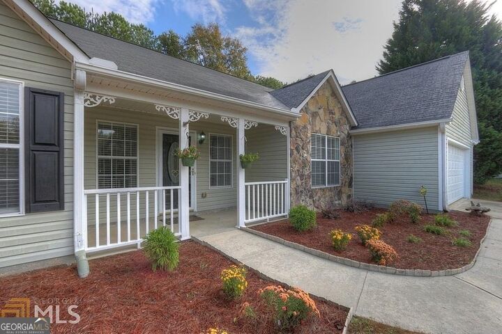 Property Photo: 3284 Rockwalk Terrace GA 30052