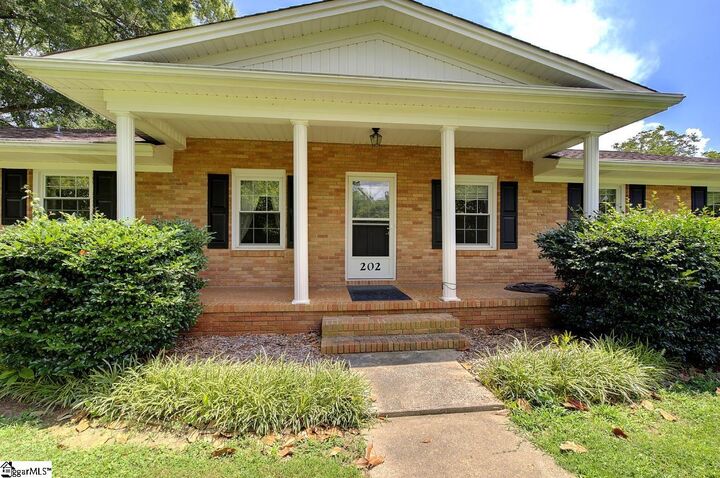 Property Photo: 202 Ridgecrest Court SC 29680