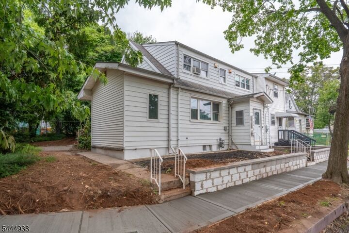 Property Photo:  434 Richmond St  NJ 07202 