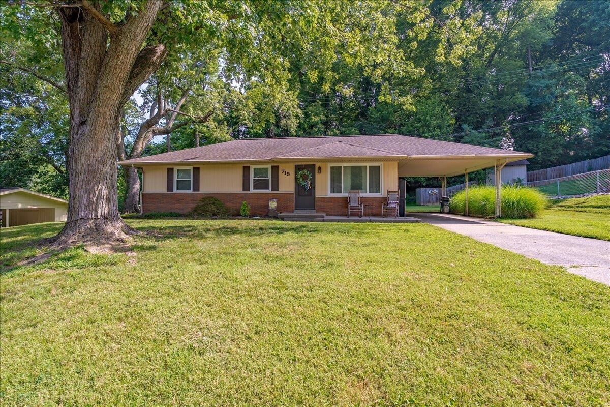 Property Photo: 715 Cherokee Drive KY 42420