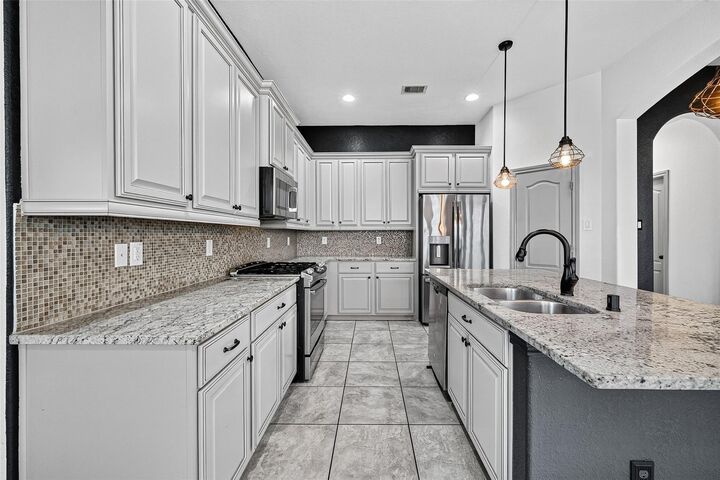 Property Photo: 19230 S Cottonwood Green Lane TX 77433