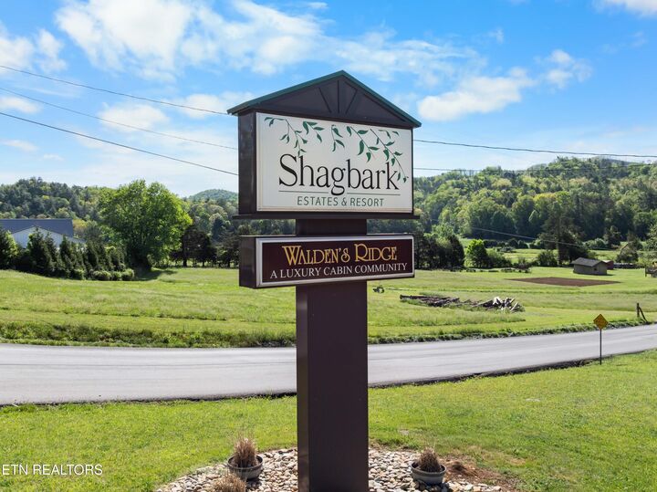 Property Photo:  Lot 0005 Sugar Maple Loop Rd  TN 37862 
