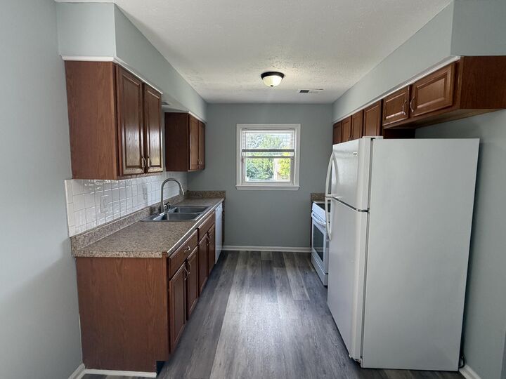 Property Photo:  3230 Aqueduct Drive B  KY 40517 