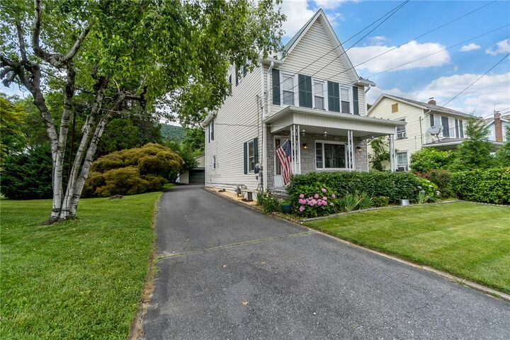 Property Photo: 623 George Street PA 18072