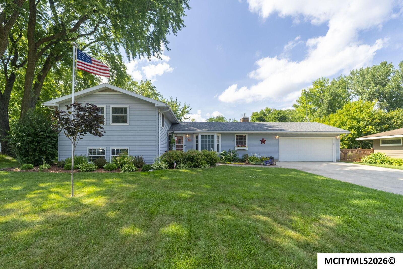 Property Photo: 38 Country Circle IA 50401