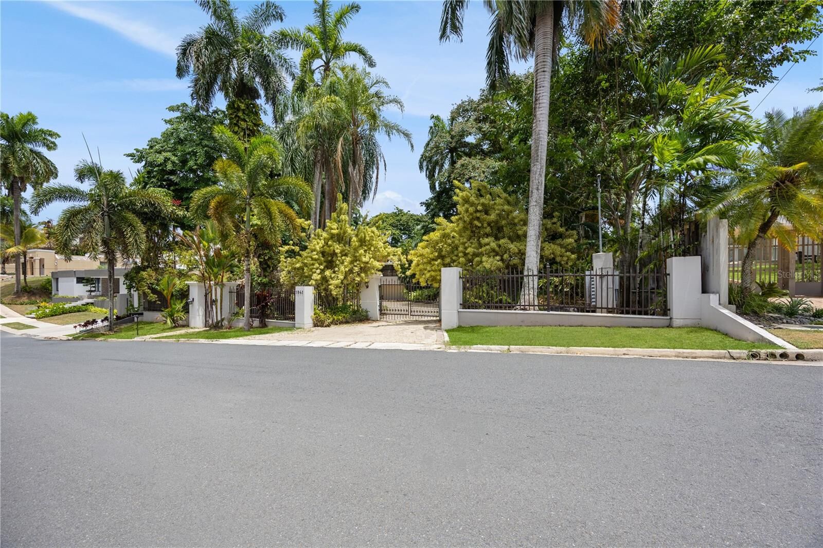 Property Photo:  1841 Begonia St, Santa Maria  PR 00927 