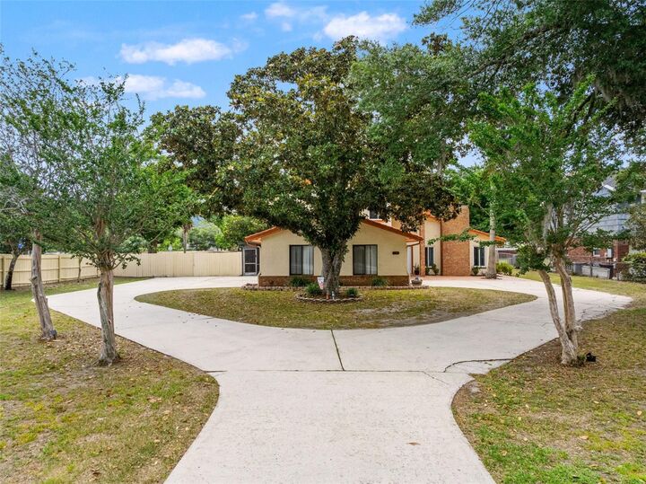 Property Photo: 1161 W Lake Brantley Road FL 32714