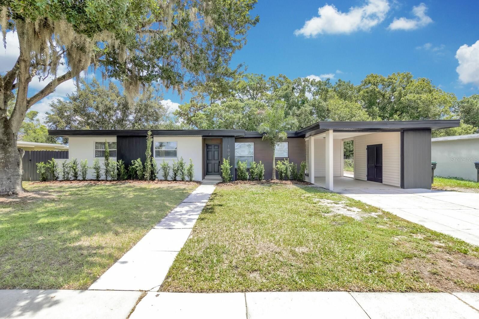 Property Photo:  1007 Egan Drive  FL 32822 