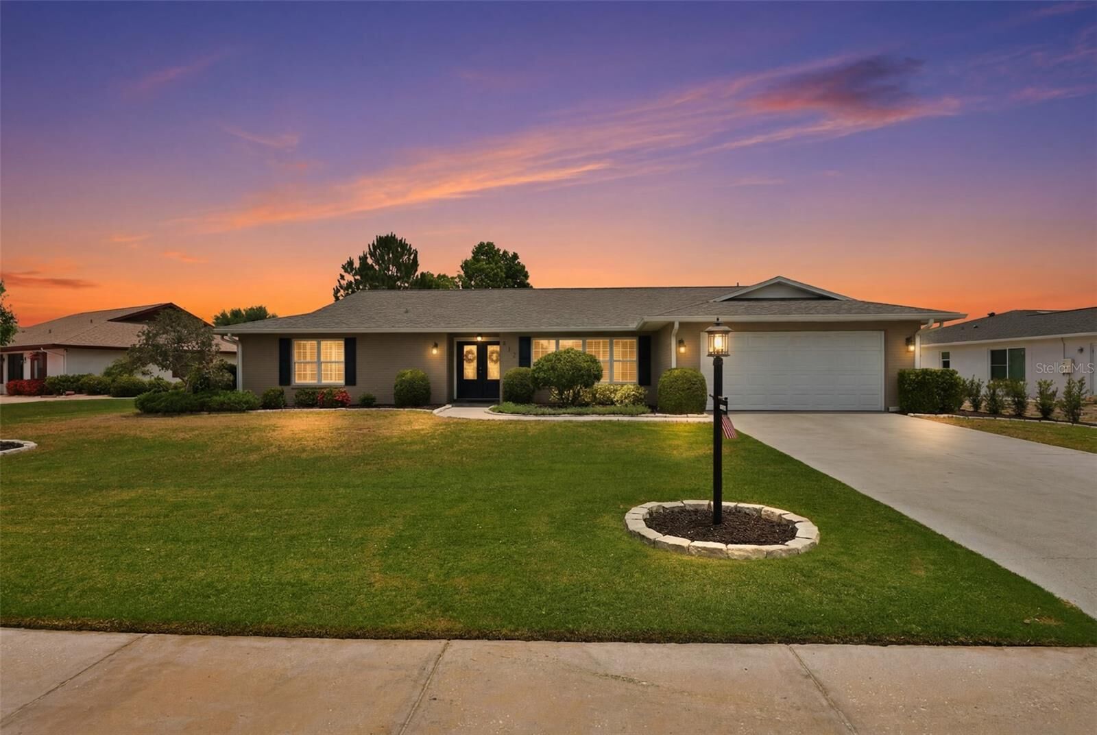 Property Photo:  412 Stoneham Drive  FL 33573 