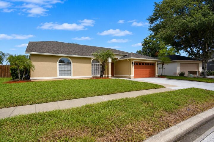 Property Photo:  2229 Foggy Ridge Parkway  FL 34639 