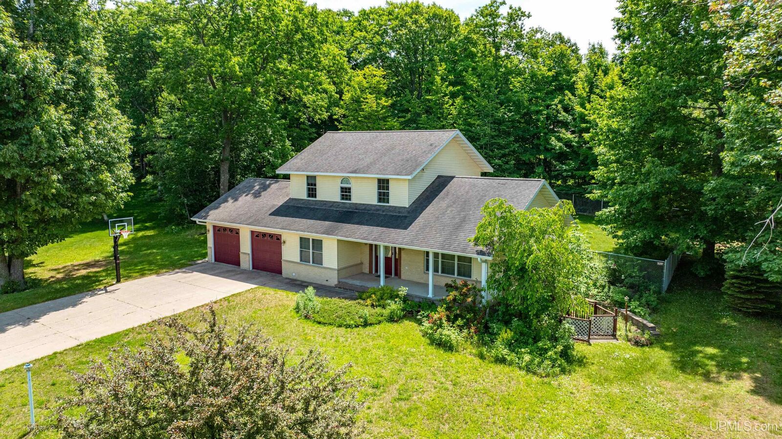 Property Photo:  1909 Robindale Drive  MI 49931 