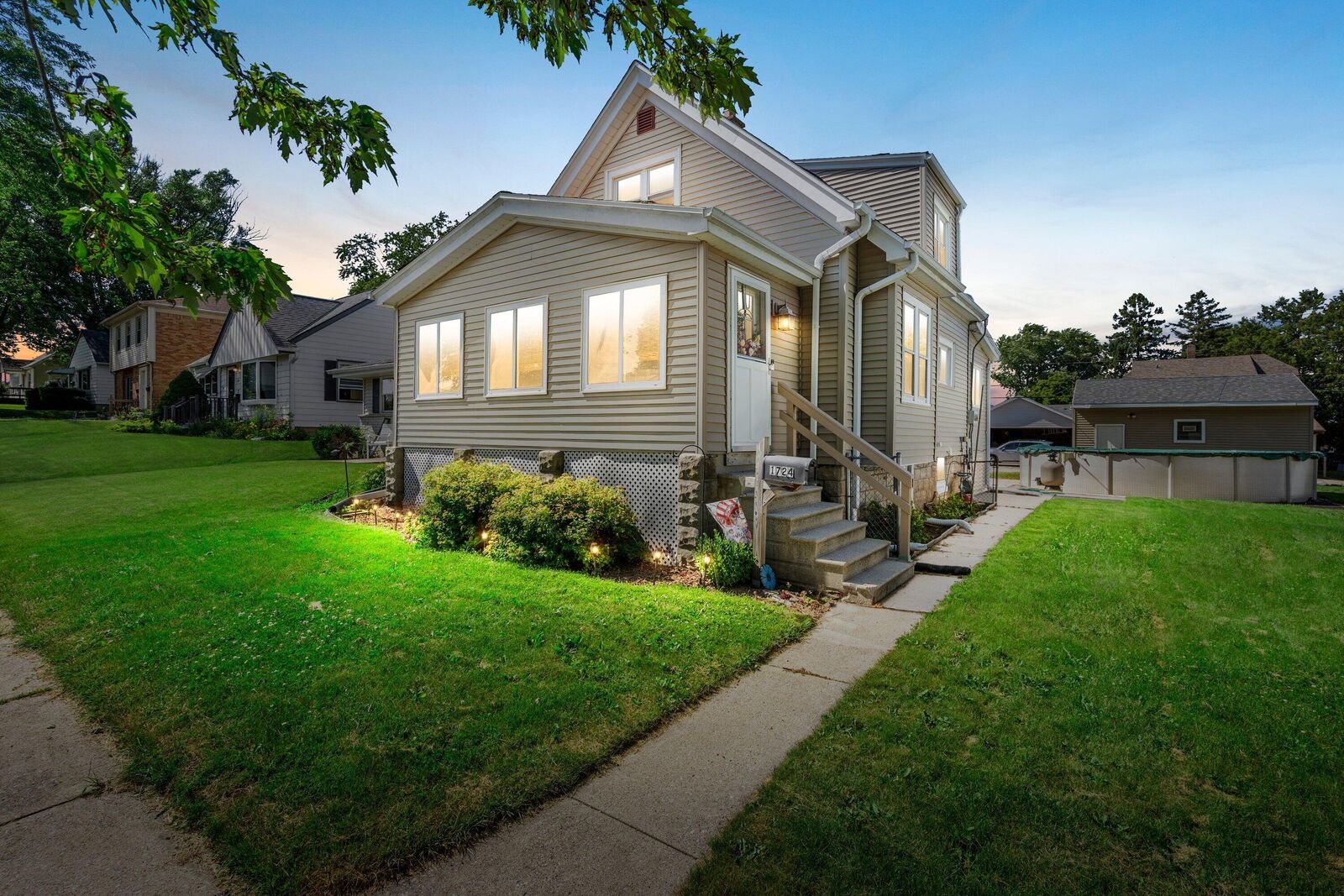 Property Photo: 1724 Madison Ave WI 53172