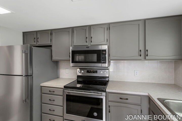 Property Photo: 280 Winsted Avenue MI 49423