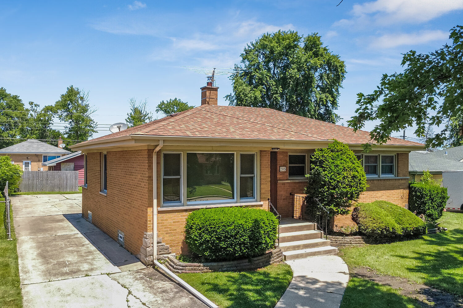 Property Photo: 205 W 29th Street IL 60411
