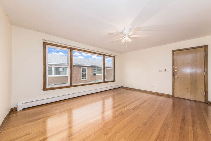 Property Photo:  6612 N Harlem Avenue 2W  IL 60631 