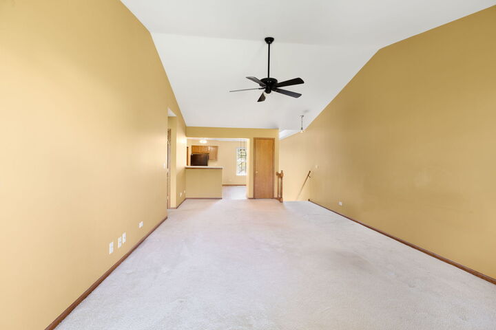 Property Photo: 26 Tyler Court B IL 60107