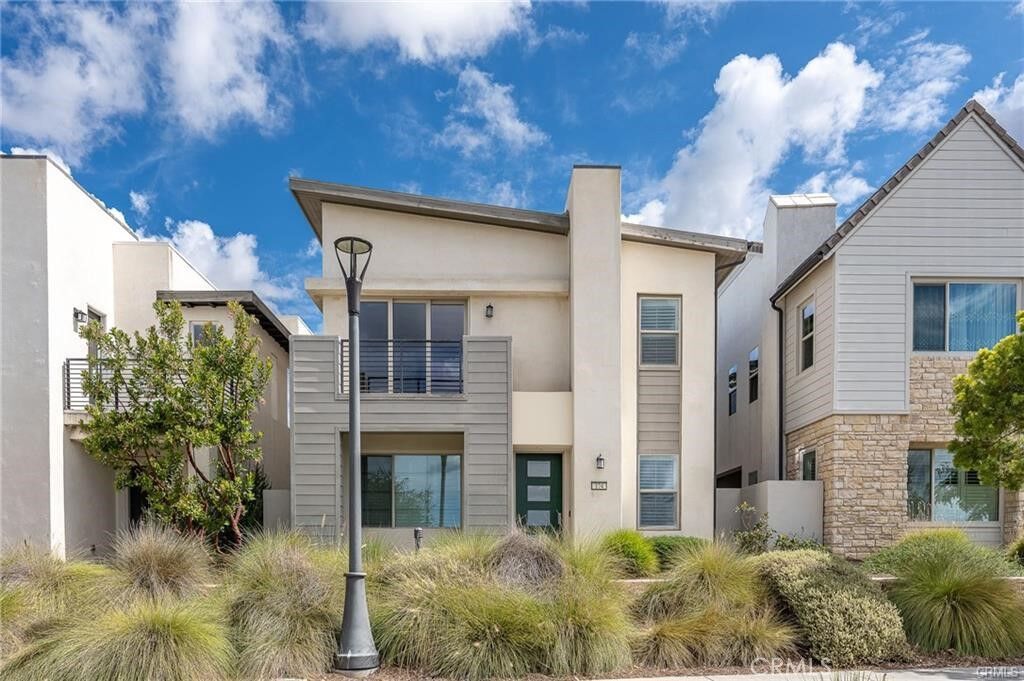 Property Photo:  174 Scale  CA 92618 
