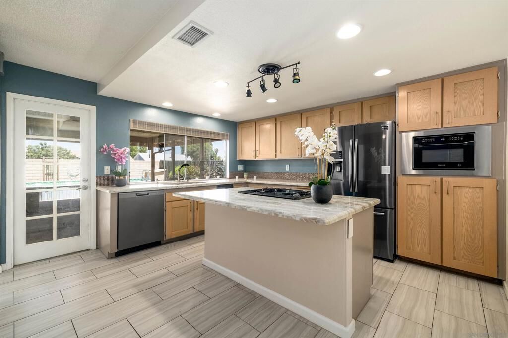 Property Photo:  26968 Pinckney  CA 92586 