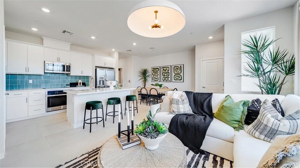 Property Photo:  2703 Cloudview Privado  CA 91761 