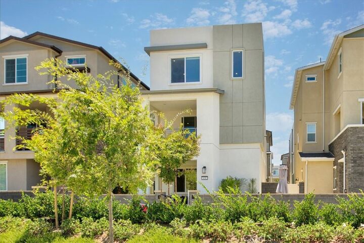 Property Photo: 431 Aspen CA 92694