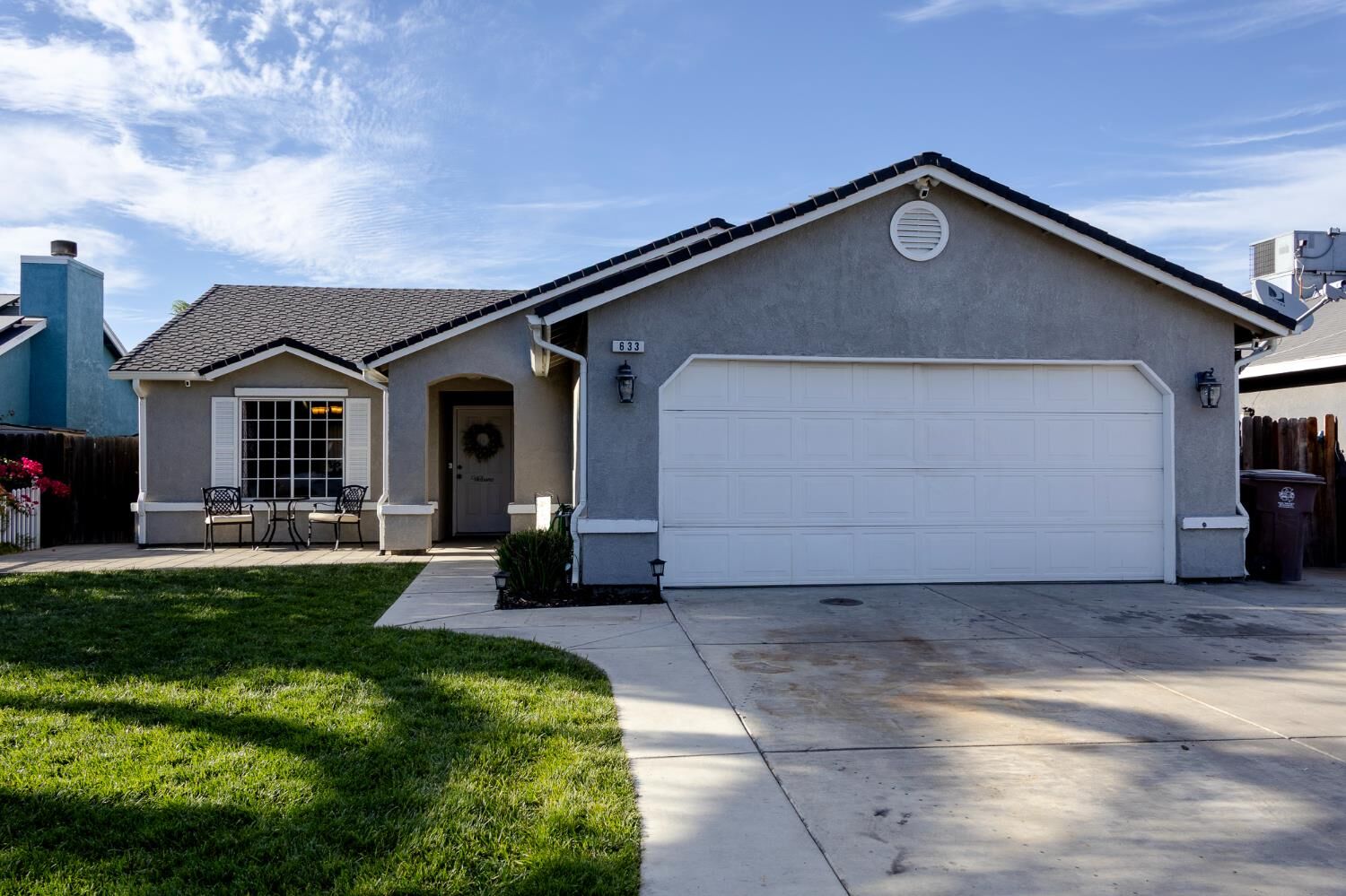 Property Photo: 633 Dodderer Street CA 93622