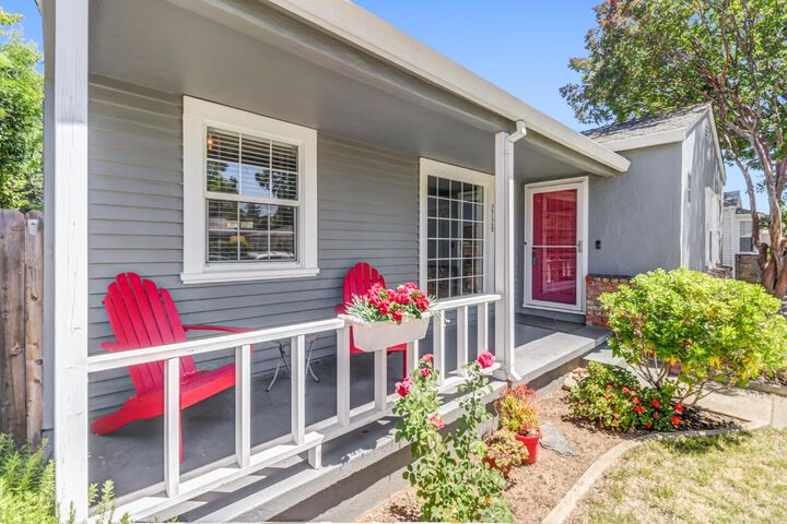 Property Photo:  2729 Kroy Way  CA 95817 