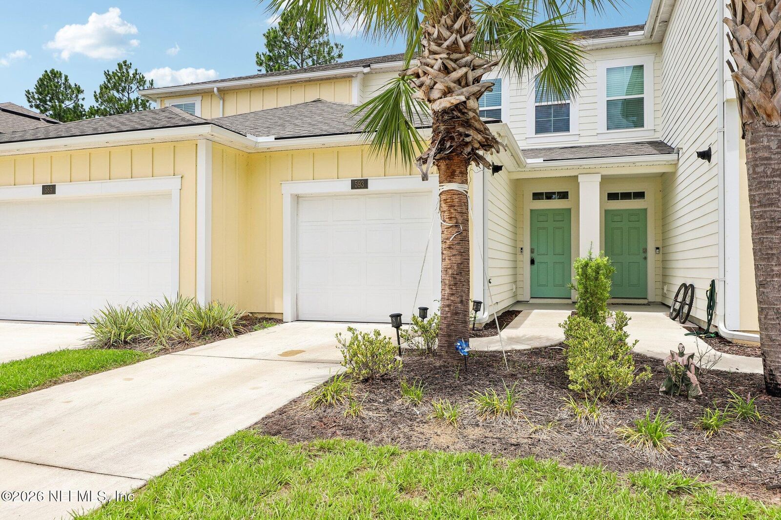 Property Photo: 593 Coastline Way FL 32092