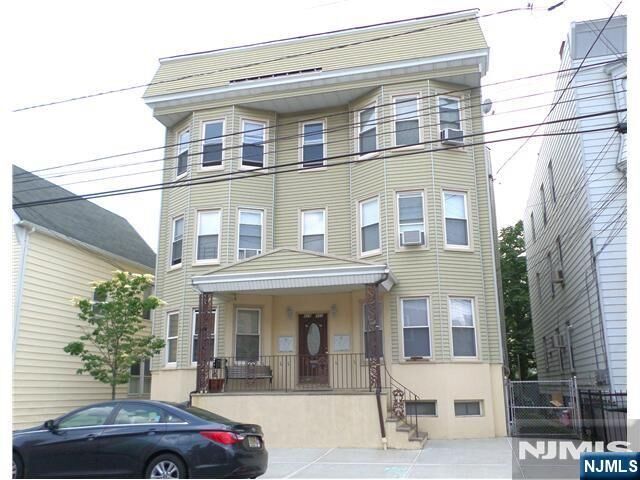 Property Photo:  427-429 Hamilton Street 3rd L  NJ 07029 