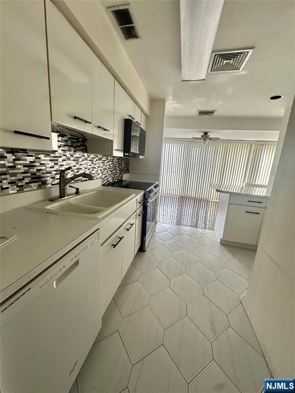 Property Photo: 364 Palisade Avenue 2E NJ 07010