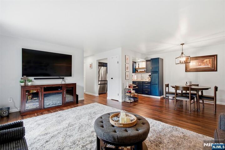 Property Photo:  315 Ringwood Avenue  NJ 07442 