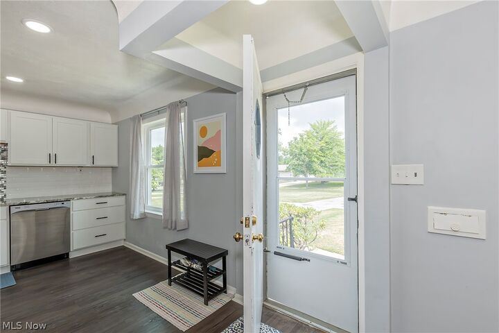 Property Photo: 4932 S Sedgewick Road OH 44124