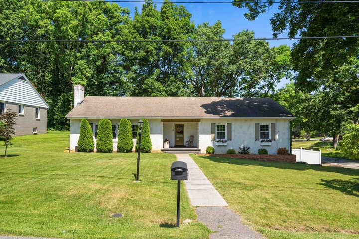 Property Photo:  905 Oak Drive  VA 24073 