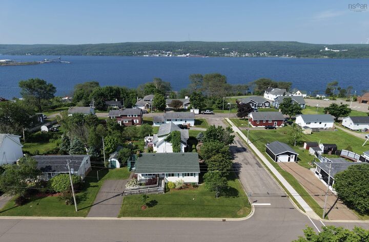 Property Photo:  39 Napean St.  NS B9A 1P2 