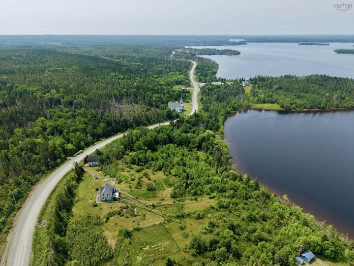 3463 Loch Lomond Rd. — photo 1