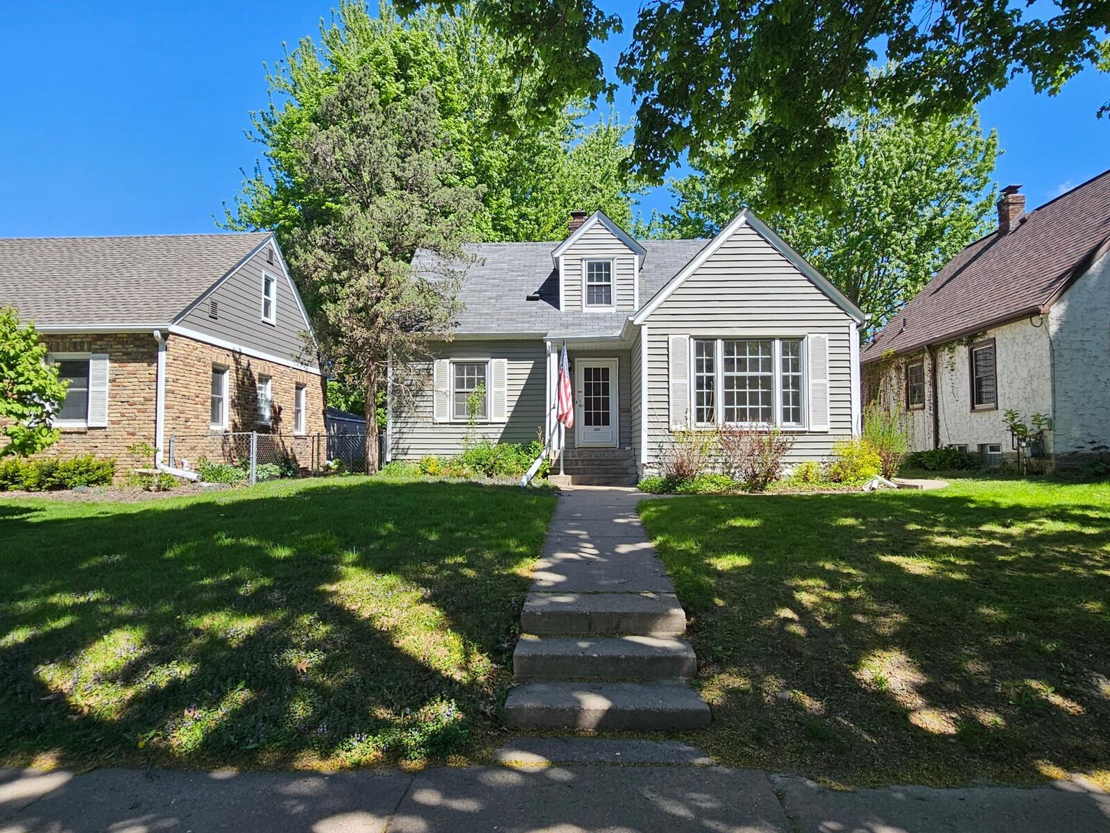 Property Photo:  1361 Scheffer Avenue  MN 55116 