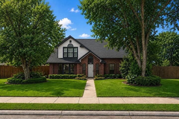 Property Photo: 514 Rainier Street TX 75104