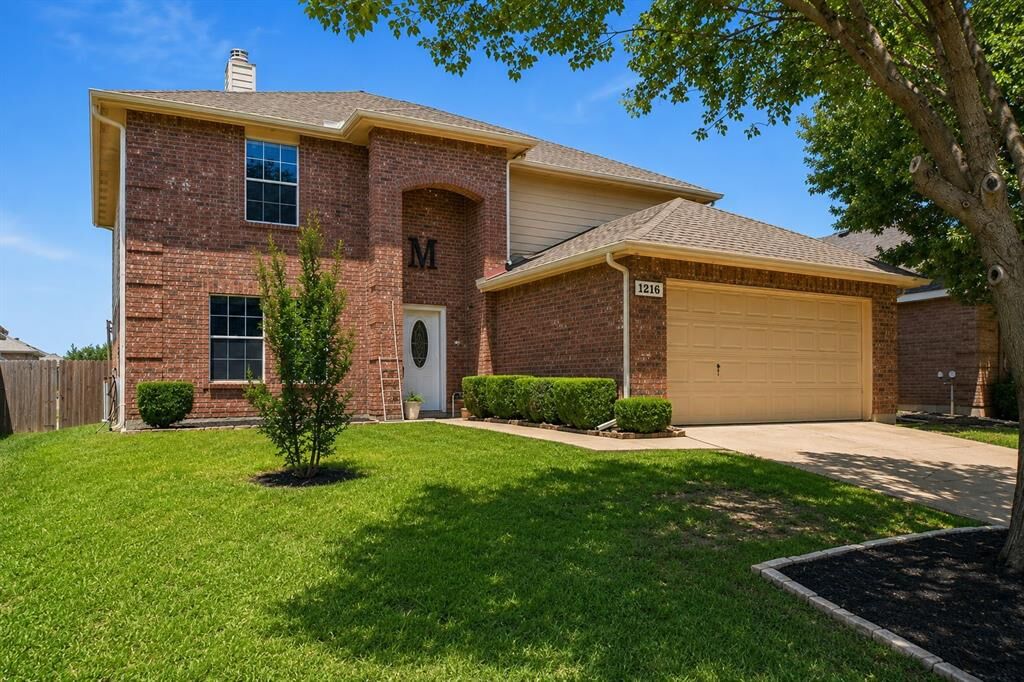 Property Photo: 1216 Bellevue Drive TX 75407