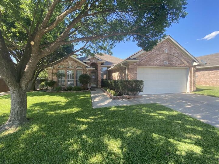 Property Photo:  2751 Crystal Glenn Circle  TX 76054 